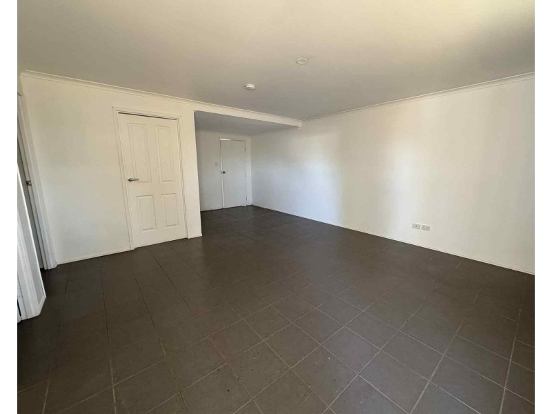 3/4 Suttor Street, Nebo QLD 4742