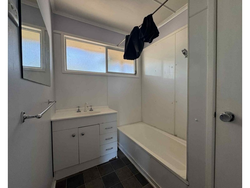 3/4 Suttor Street, Nebo QLD 4742