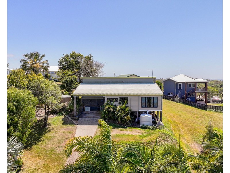 10 Ferries Terrace, Sarina Beach QLD 4737