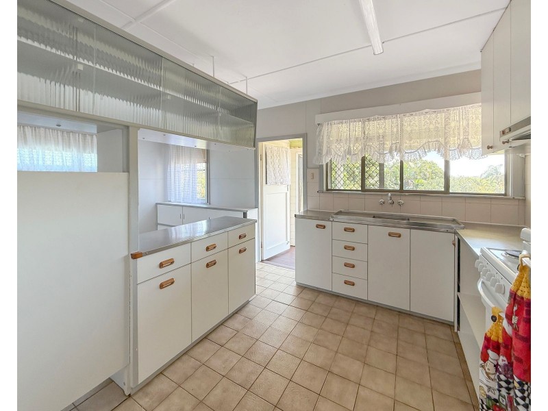 21 Place Avenue, Sarina QLD 4737
