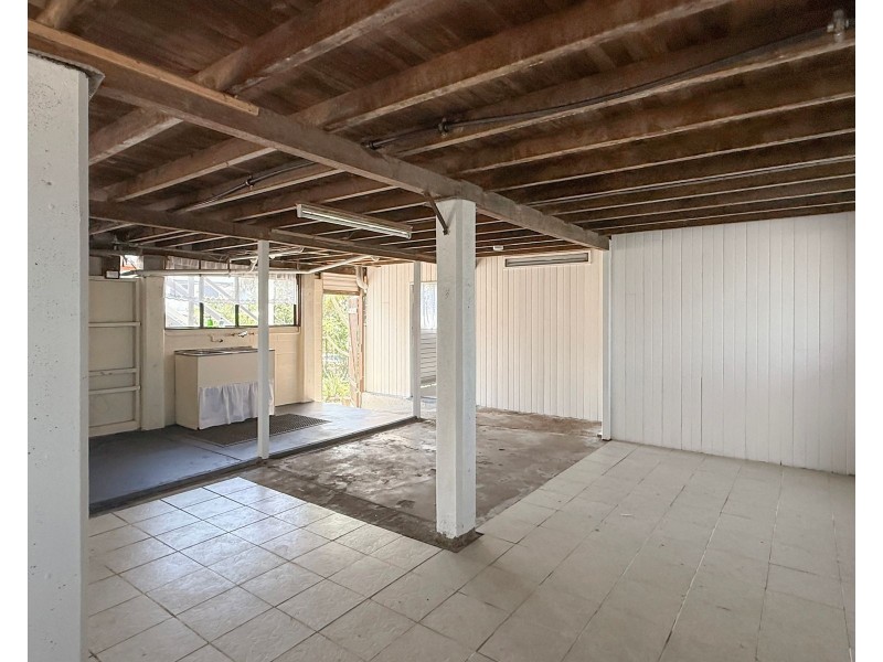 21 Place Avenue, Sarina QLD 4737