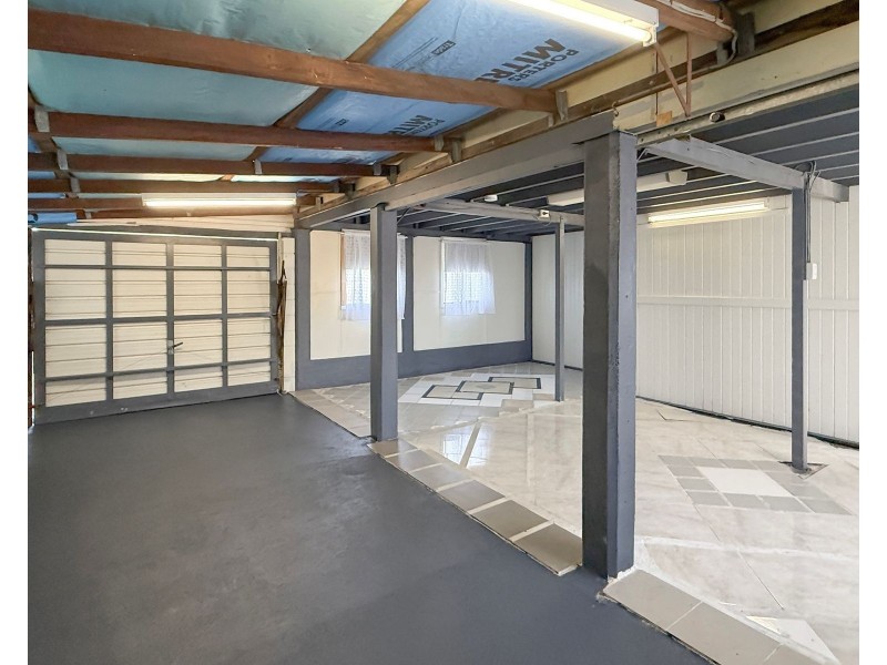 21 Place Avenue, Sarina QLD 4737