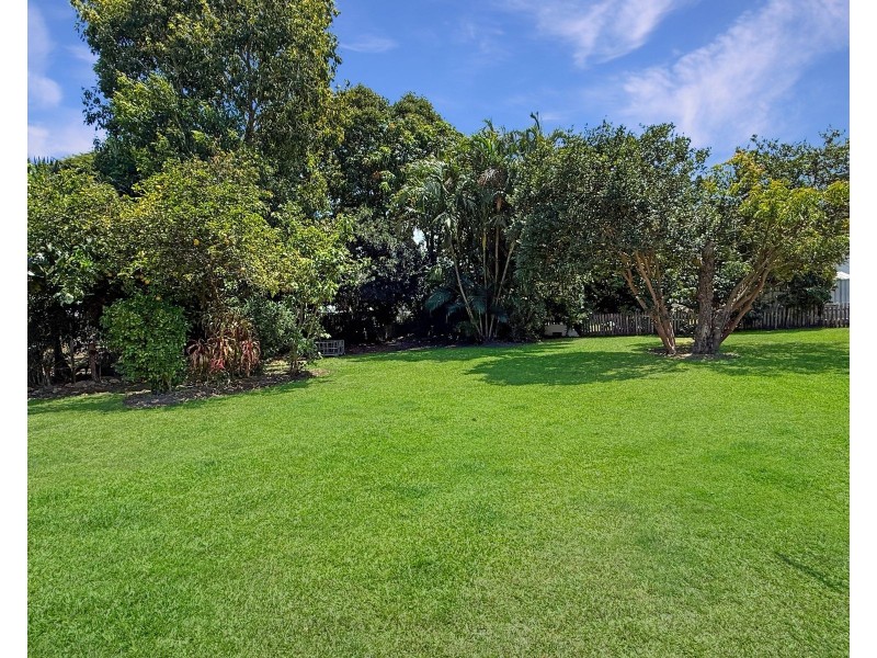 21 Place Avenue, Sarina QLD 4737
