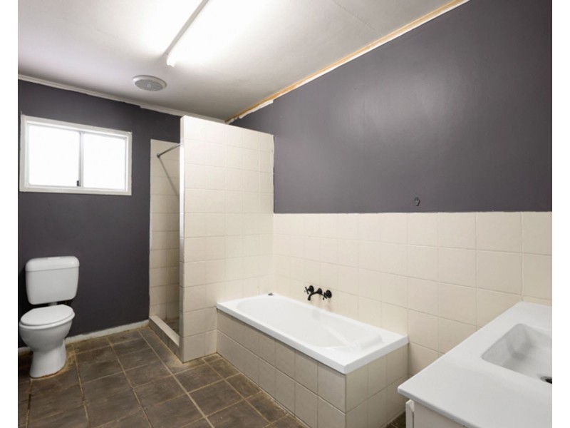 6 Lambert Road, Sarina QLD 4737
