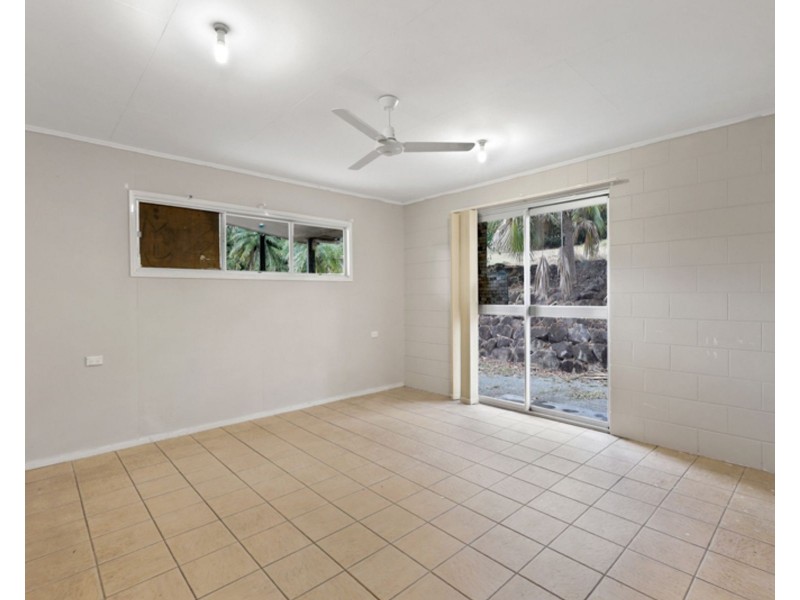 6 Lambert Road, Sarina QLD 4737