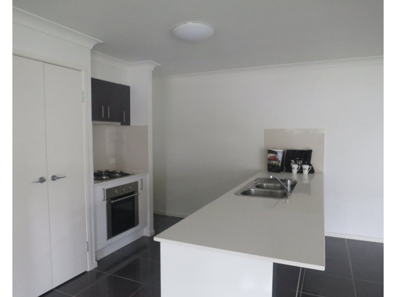 2/6 Lyam Place, Eimeo QLD 4740