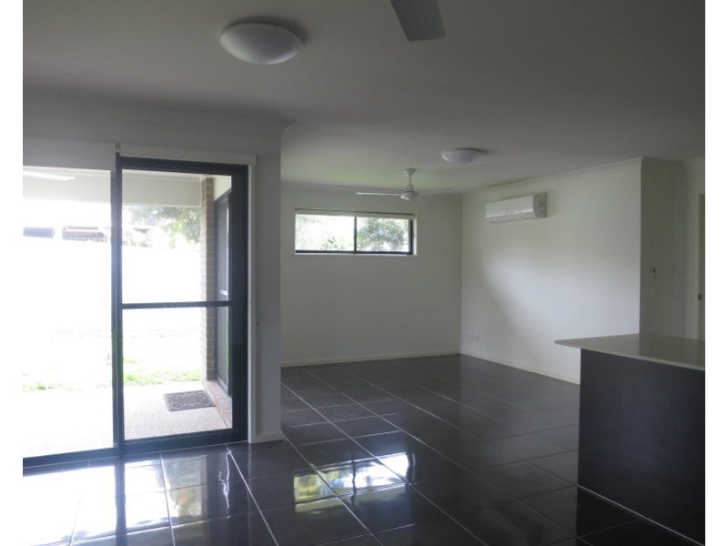 2/6 Lyam Place, Eimeo QLD 4740