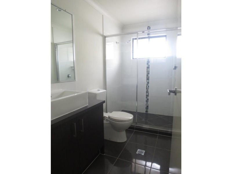 2/6 Lyam Place, Eimeo QLD 4740