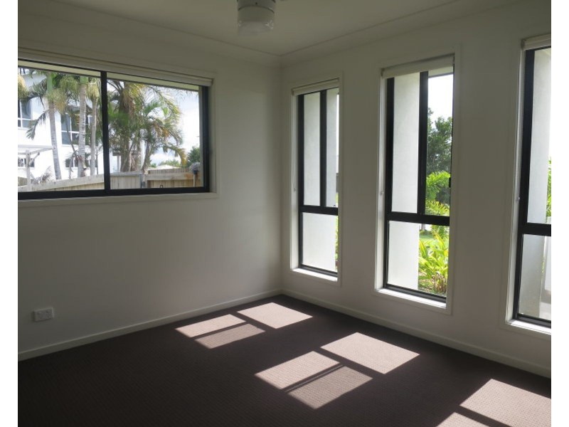 2/6 Lyam Place, Eimeo QLD 4740
