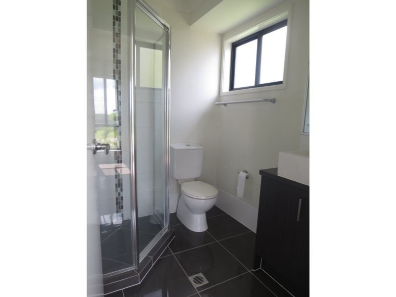 2/6 Lyam Place, Eimeo QLD 4740