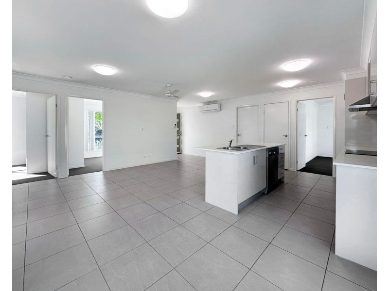 2/2 Michigan Way, Andergrove QLD 4740