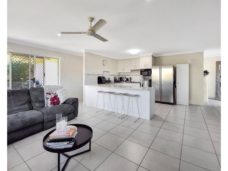 1/37 Hangan Street, Bucasia QLD 4750