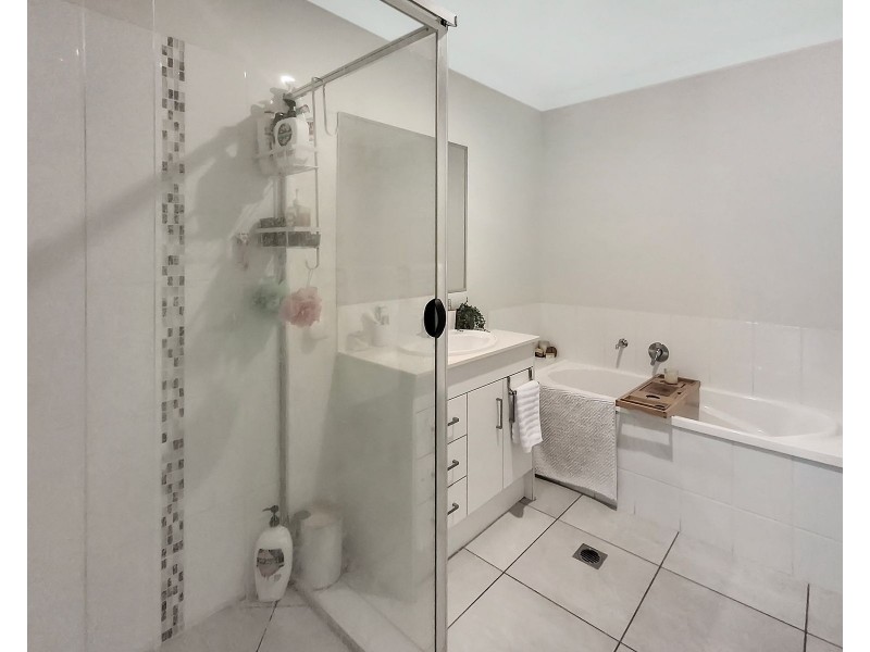 1/37 Hangan Street, Bucasia QLD 4750
