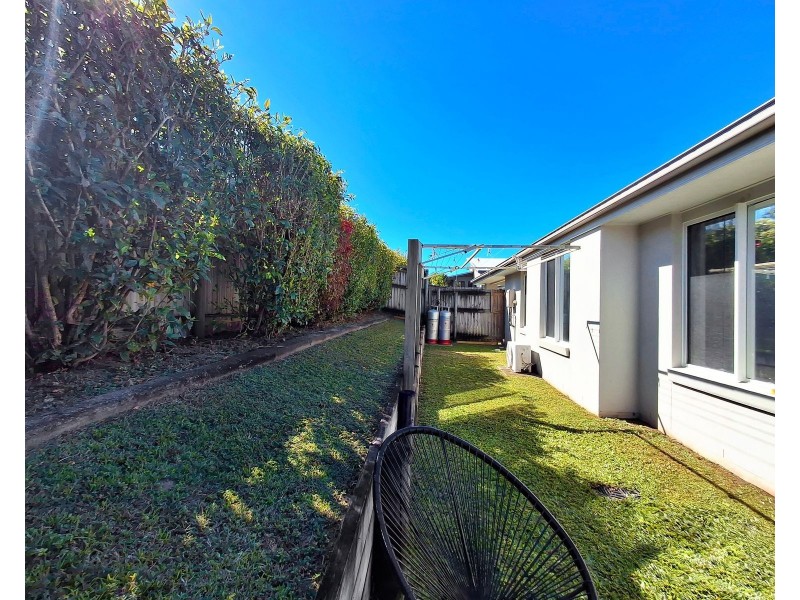 1/37 Hangan Street, Bucasia QLD 4750