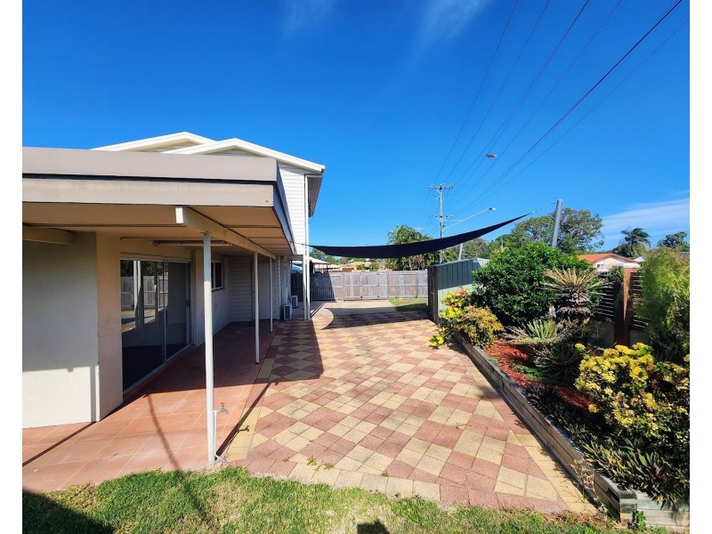 2 MAPLE DRIVE, Andergrove QLD 4740