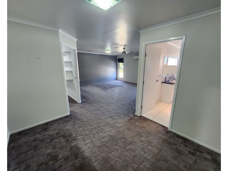 2 MAPLE DRIVE, Andergrove QLD 4740