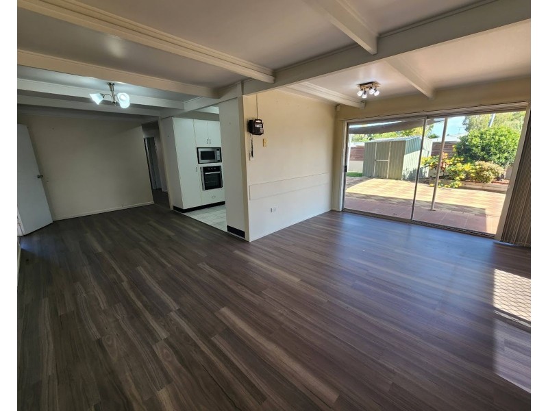 2 MAPLE DRIVE, Andergrove QLD 4740