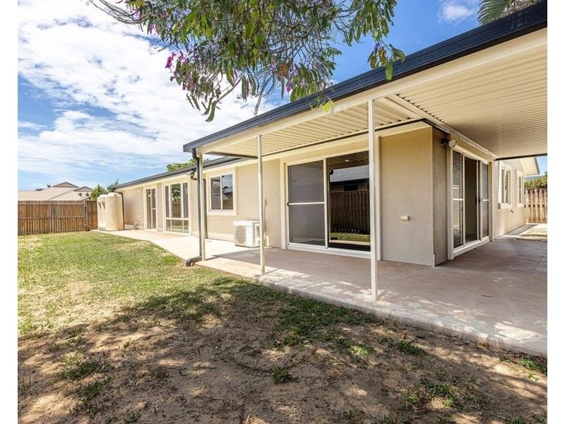 38 Whitehaven Drive, Blacks Beach QLD 4740