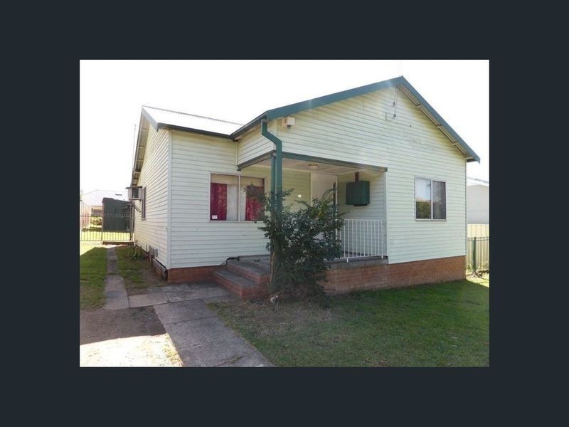 11 Mia Mia Street, Girraween NSW 2145