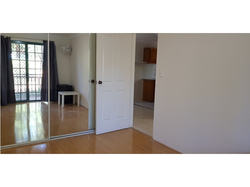 4/249 Dunmore Street, Pendle Hill NSW 2145