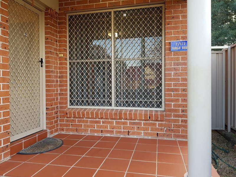 2/172 Targo Road, Girraween NSW 2145