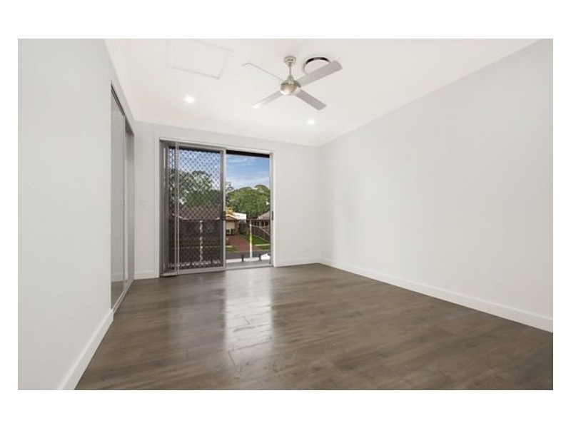 2/27 Carinya Road, Girraween NSW 2145