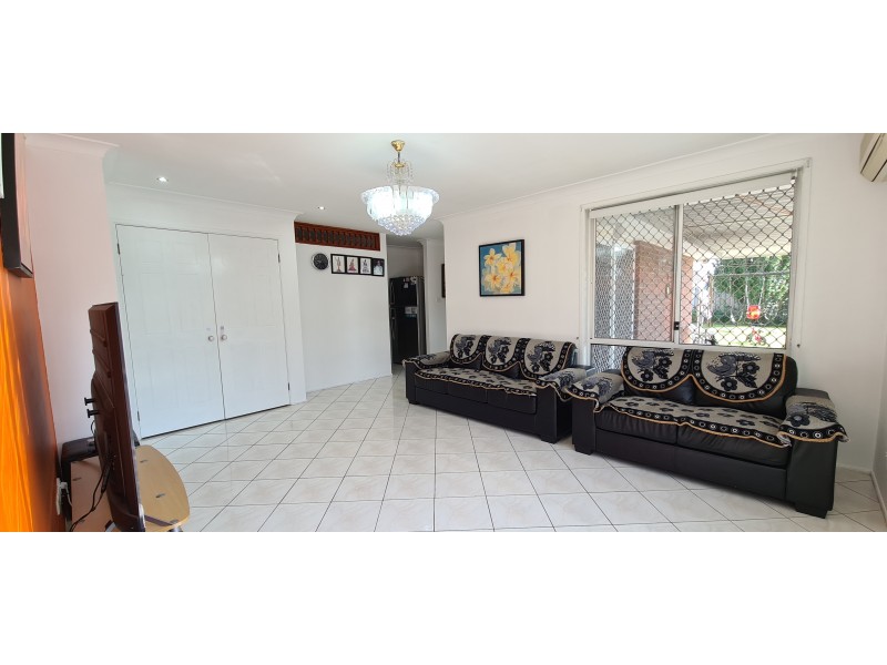 42 Kenneth Crescent, Dean Park NSW 2761