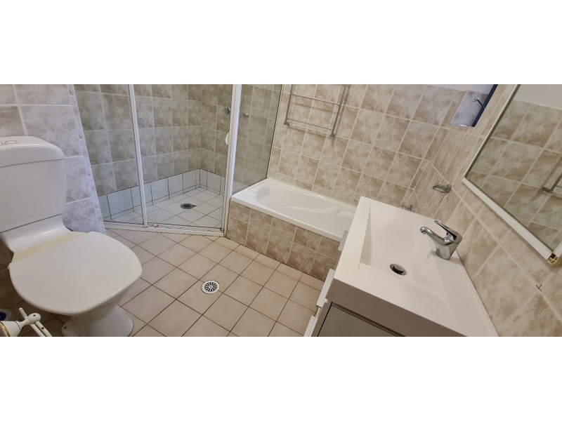 11/245 Targo Road, Toongabbie NSW 2146