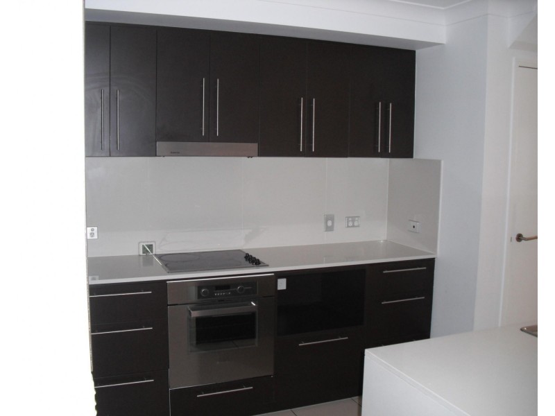 83 Venice Street, Burleigh Waters QLD 4220