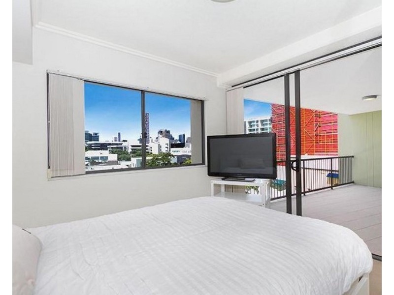 1043/18 Manning St, Milton QLD 4064