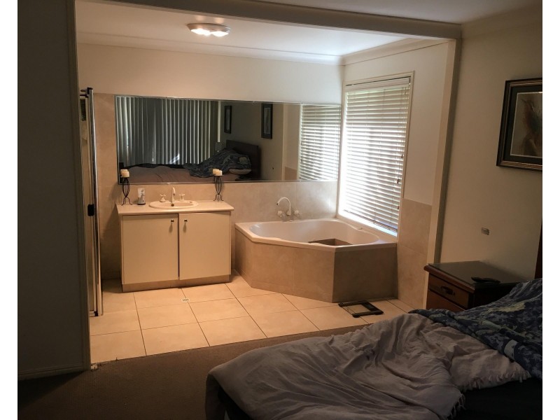 36 PHIPPS DRIVE, Meringandan West QLD 4352