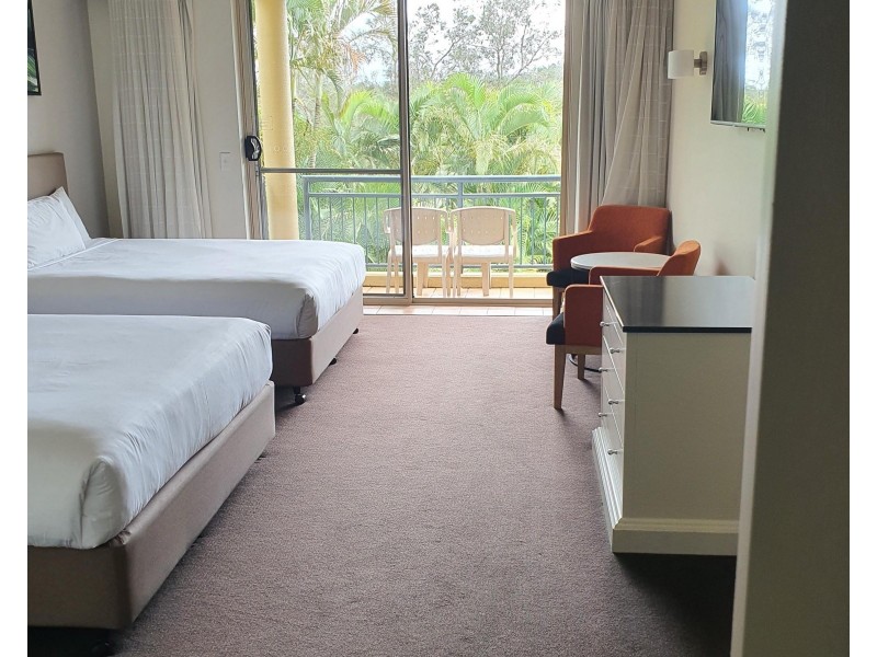 64 Palm Meadows Drive, Carrara QLD 4211