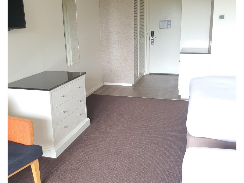 64 Palm Meadows Drive, Carrara QLD 4211