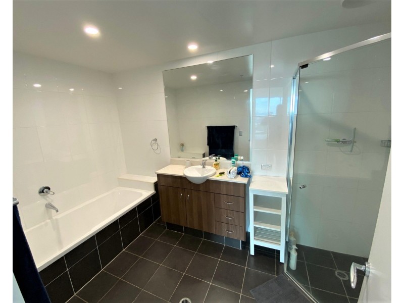 1910/1 Como Crescent, Southport QLD 4215