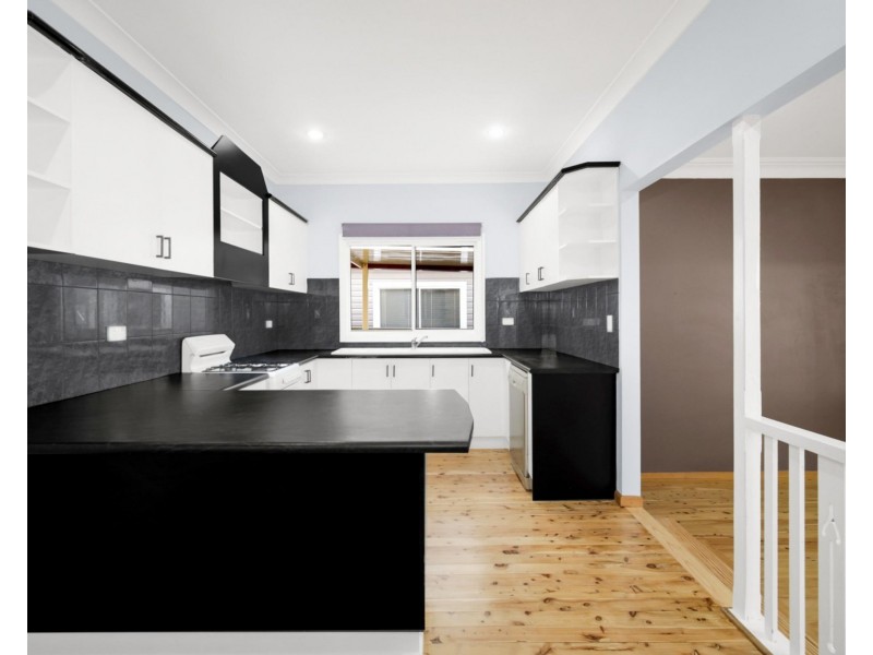 6 Freeman St, Colyton NSW 2760