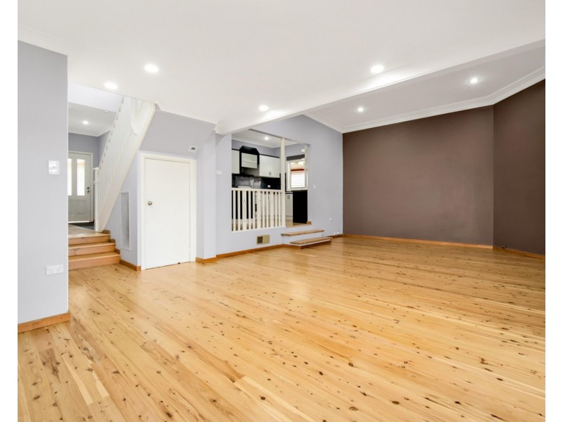 6 Freeman St, Colyton NSW 2760