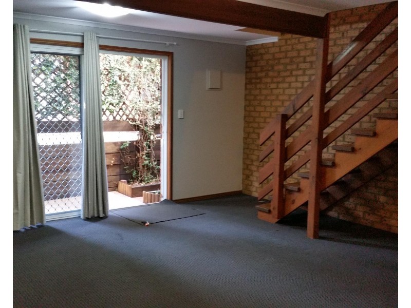 18 Magellan Road, Springwood QLD 4127