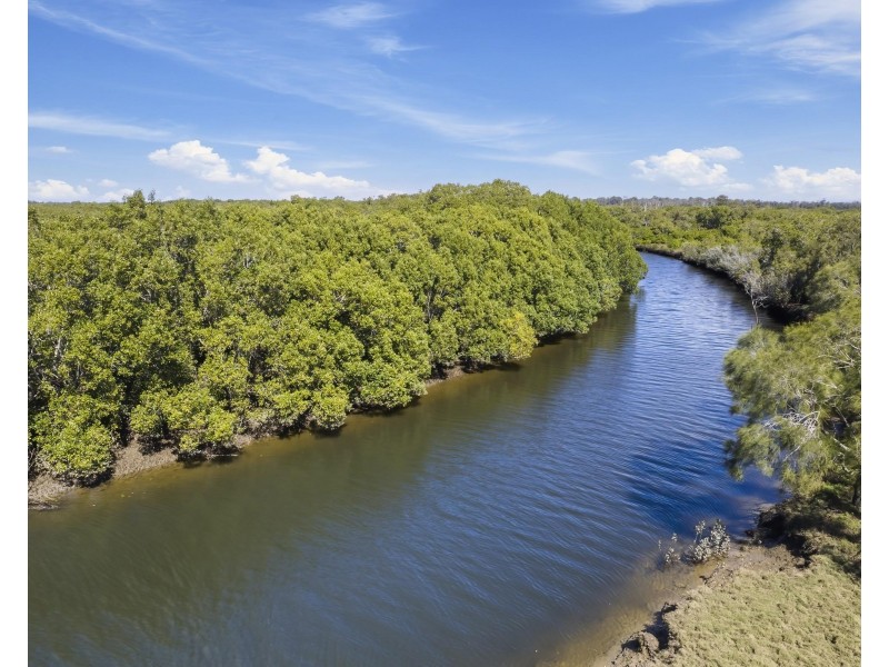 547 Beachmere Road, Beachmere QLD 4510