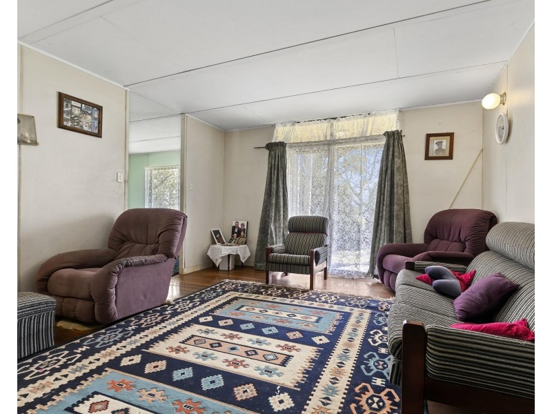 547 Beachmere Road, Beachmere QLD 4510