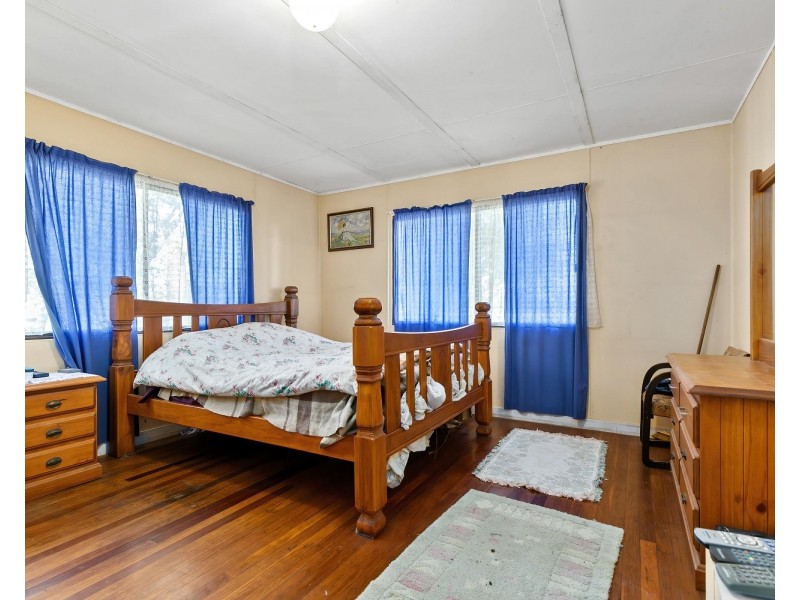 547 Beachmere Road, Beachmere QLD 4510
