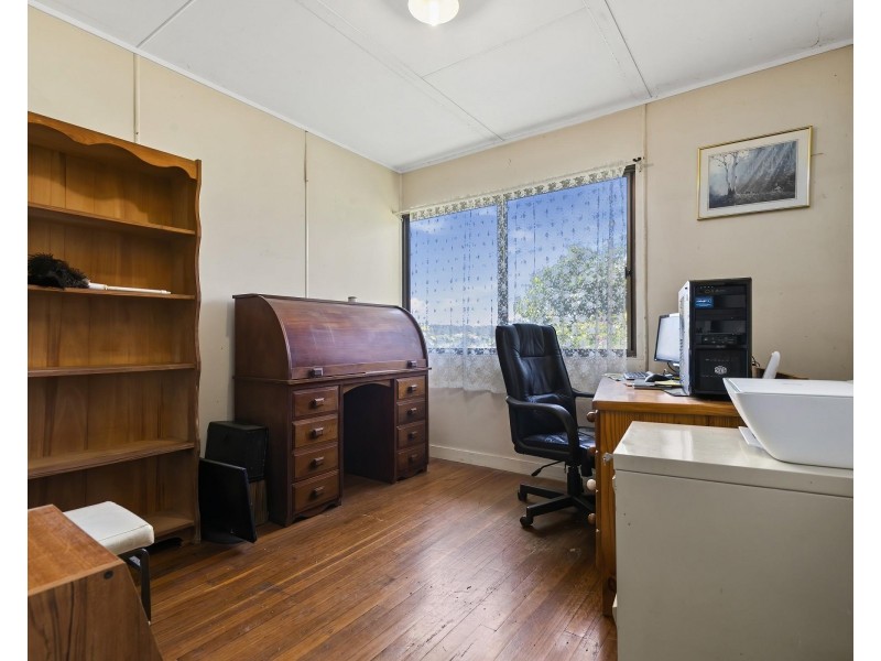 547 Beachmere Road, Beachmere QLD 4510
