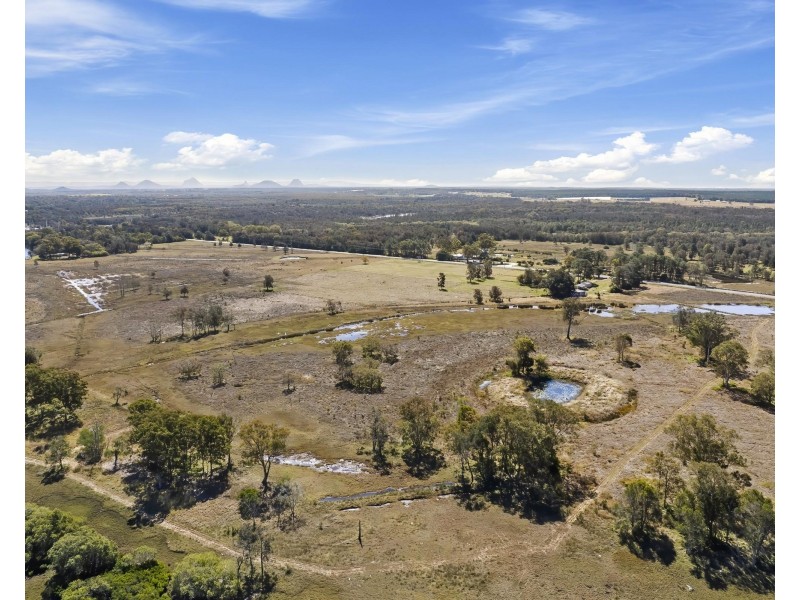 547 Beachmere Road, Beachmere QLD 4510