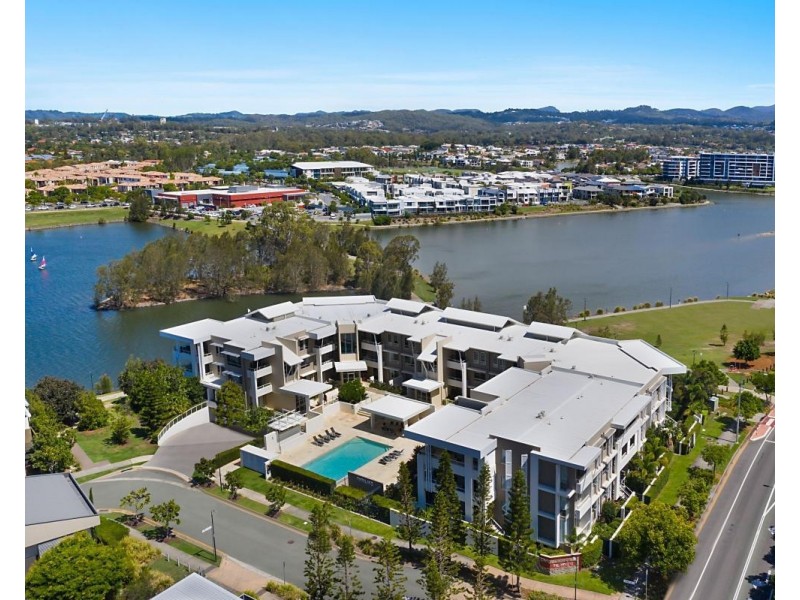 29/1 Lakefront Crescent, Varsity Lakes QLD 4227