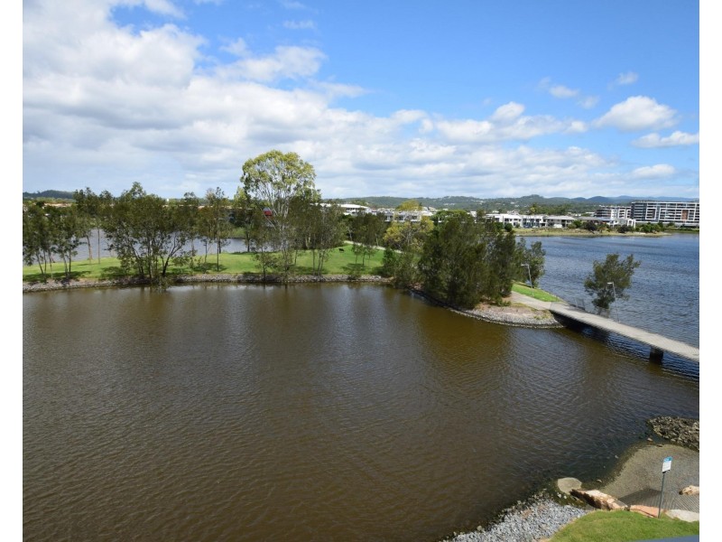 29/1 Lakefront Crescent, Varsity Lakes QLD 4227