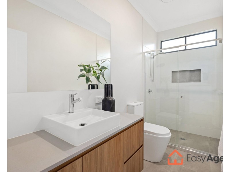 1 – 3/92 Dickenson Street, Carina QLD 4152