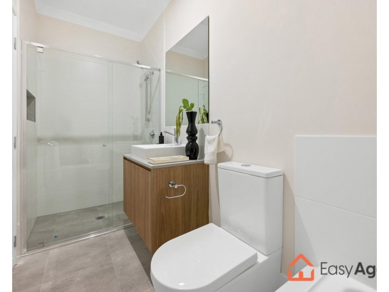 1 – 3/92 Dickenson Street, Carina QLD 4152