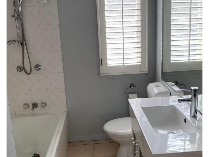 825 OXLEY ROAD, Corinda QLD 4075