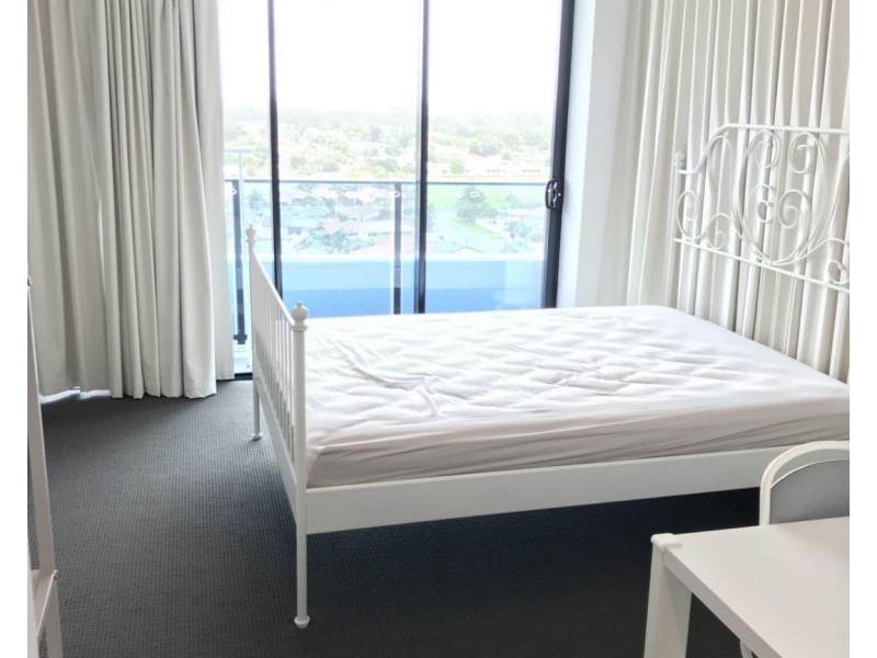 5 Harbourside Drive, Biggera Waters QLD 4216