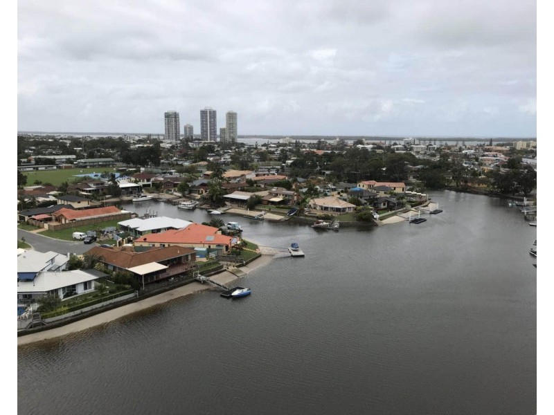 5 Harbourside Drive, Biggera Waters QLD 4216