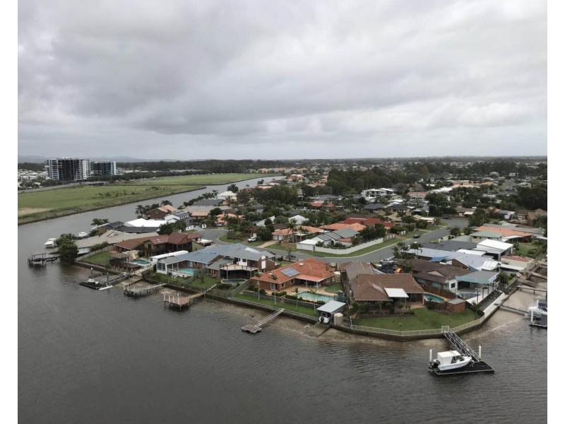 5 Harbourside Drive, Biggera Waters QLD 4216